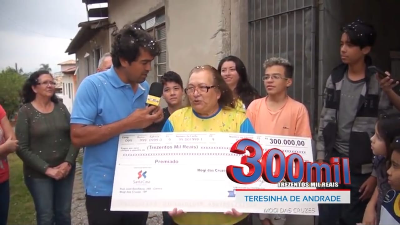 Sortuda de Mogi das Cruzes ganha prêmio de R$ 300 mil e compra uma casa para a filha.
